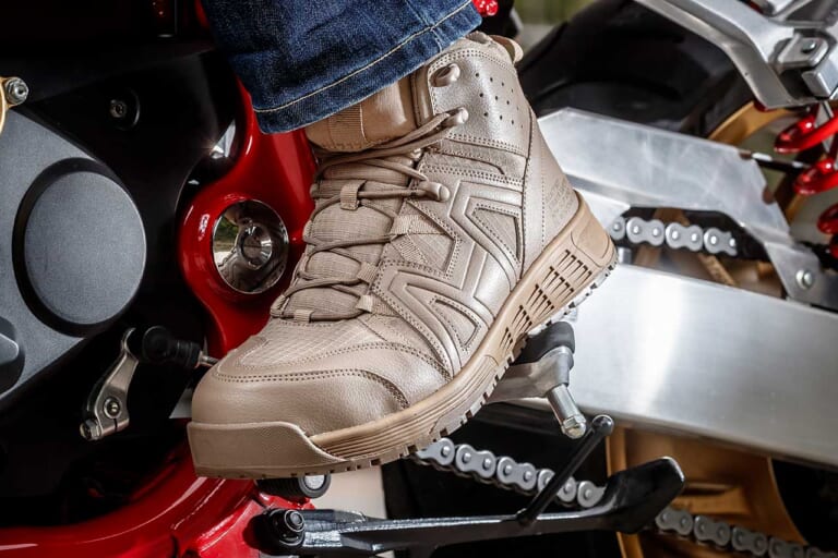 ワークマン 507 ライザクトストライカーセーフティシューズ|ワークマン’22コレクション バイクライフお助けアイテム7選〈シューズ/バッグ/ツナギetc〉