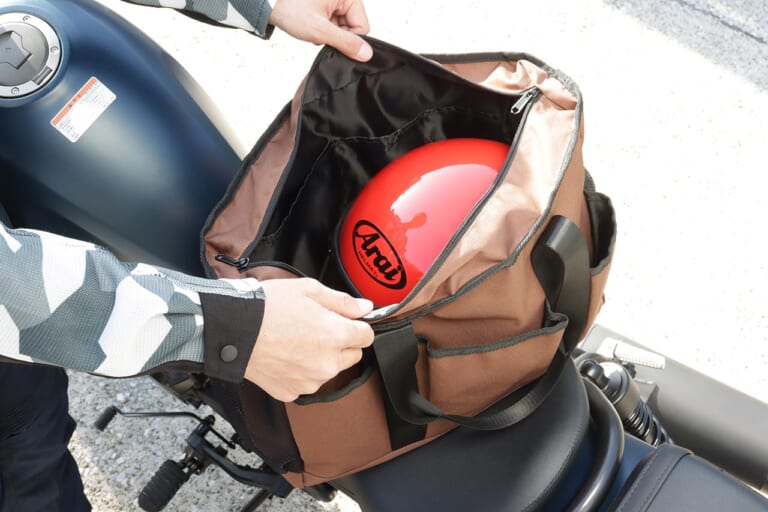 ワークマン BBC02 wmbマルチポケットトートバッグ|ワークマン’22コレクション バイクライフお助けアイテム7選〈シューズ/バッグ/ツナギetc〉