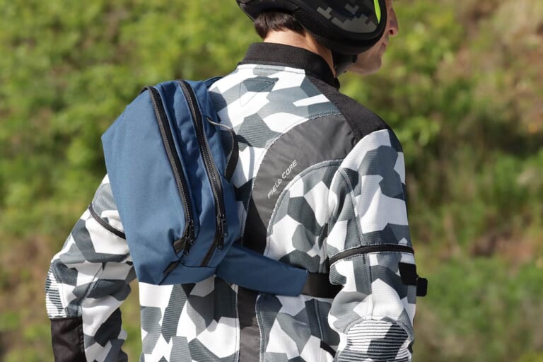 ワークマン D088 wmbスクエアボディバッグ|ワークマン’22コレクション バイクライフお助けアイテム7選〈シューズ/バッグ/ツナギetc〉