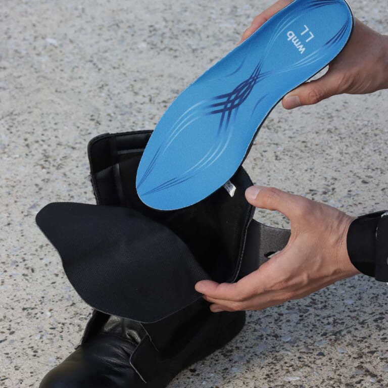 ワークマン IS540 wmbアクティブアーチインソール|ワークマン’22コレクション バイクライフお助けアイテム7選〈シューズ/バッグ/ツナギetc〉