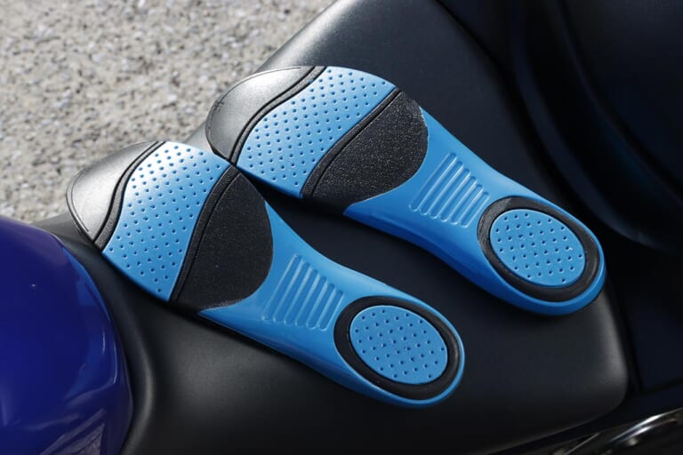 ワークマン IS540 wmbアクティブアーチインソール|ワークマン’22コレクション バイクライフお助けアイテム7選〈シューズ/バッグ/ツナギetc〉