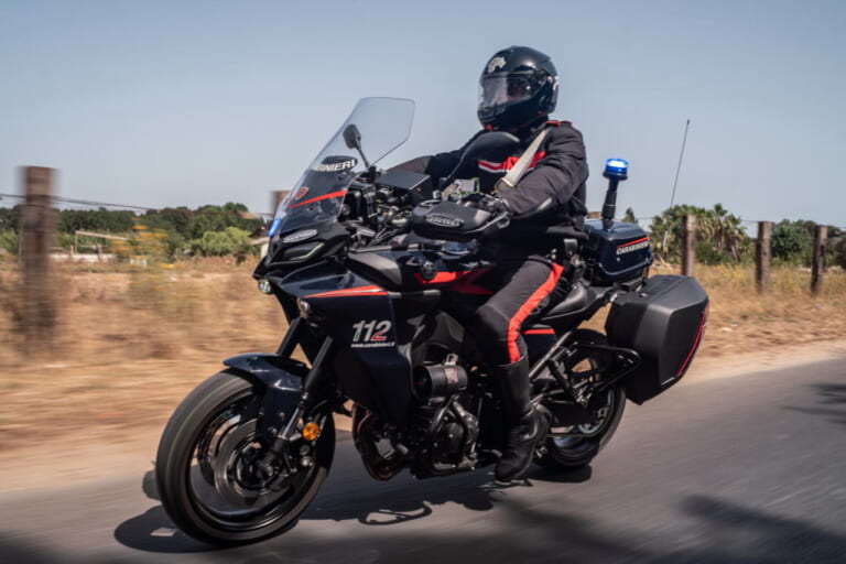 YAMAHA TRACER 9 CARABINIERI EDITION|警察仕様のトレーサー9誕生! イタリアの国家憲兵ともパートナーシップを締結