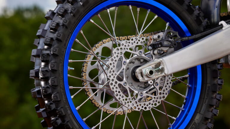 New 2023 Yamaha YZ450F|ヤマハ「YZ450F」が完全新作に! 2ストロークYZ125Xもエンジンをリデザイン【海外】