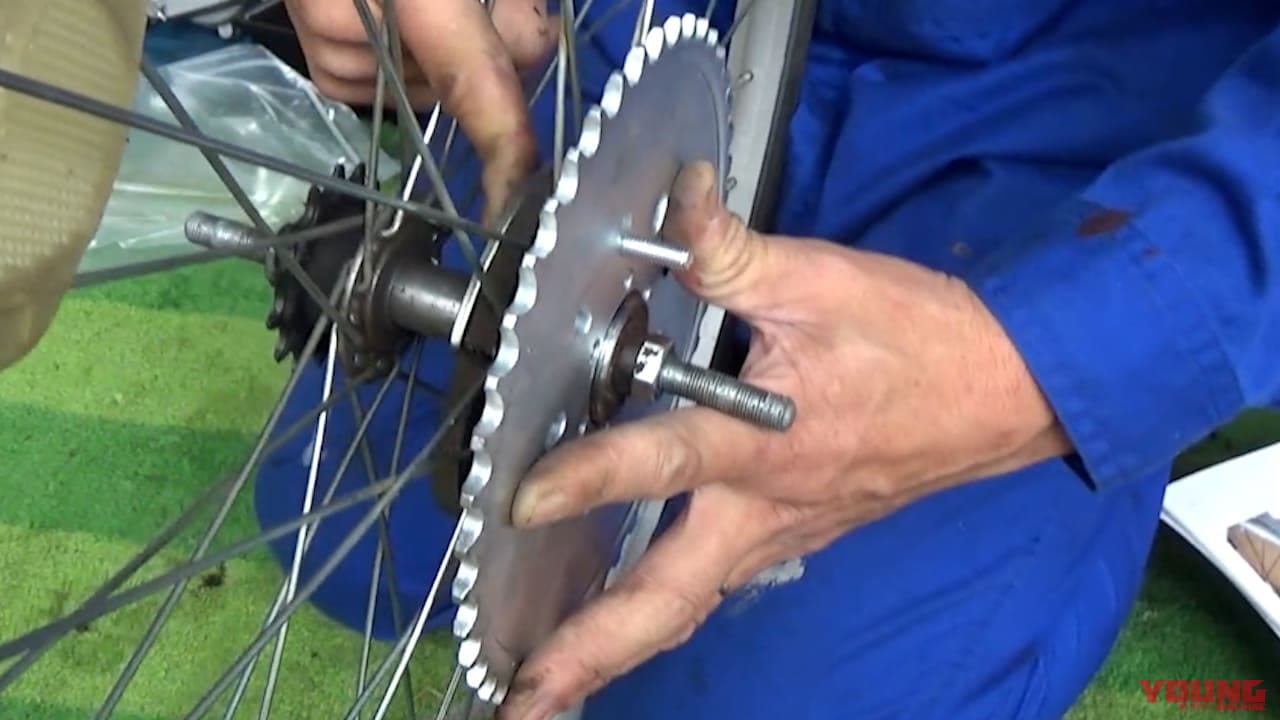 自作モペット #4 スプロケット|中国製の自転車エンジン、取り付けにはブレーキの取り外しが必要だった…! スプロケット増設編〈自作モペット製作記 #4〉