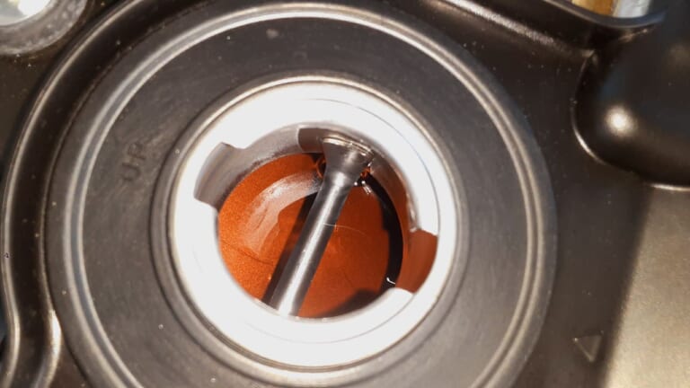 スーパーカブ110燃費アタック|最初のガソリン満タン|低燃費にもほどがある! ホンダ スーパーカブ110でリッター96.5kmを達成!?【無改造&フルノーマル】