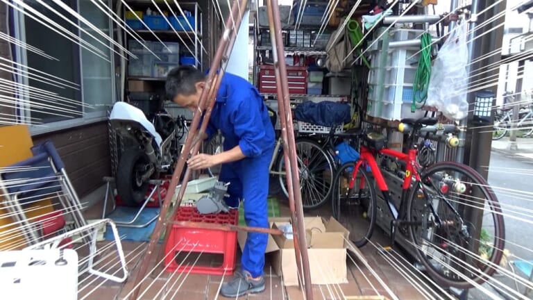 モペット用エンジン単体始動テスト|脚立|Amazonで買った中国製の自転車用エンジン、本当に動くのか? 始動テストしてみた〈自作モペット製作記 #3〉