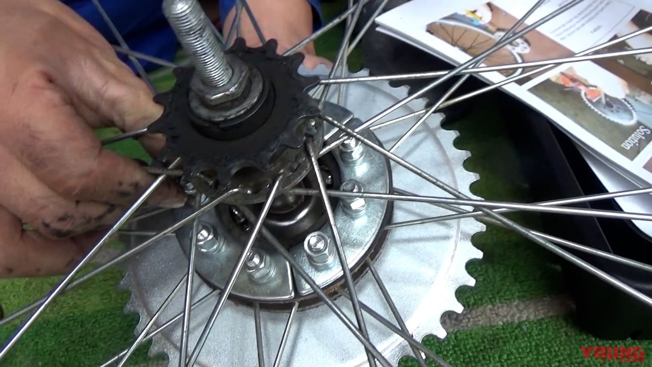 自作モペット #4 スプロケット|中国製の自転車エンジン、取り付けにはブレーキの取り外しが必要だった…! スプロケット増設編〈自作モペット製作記 #4〉