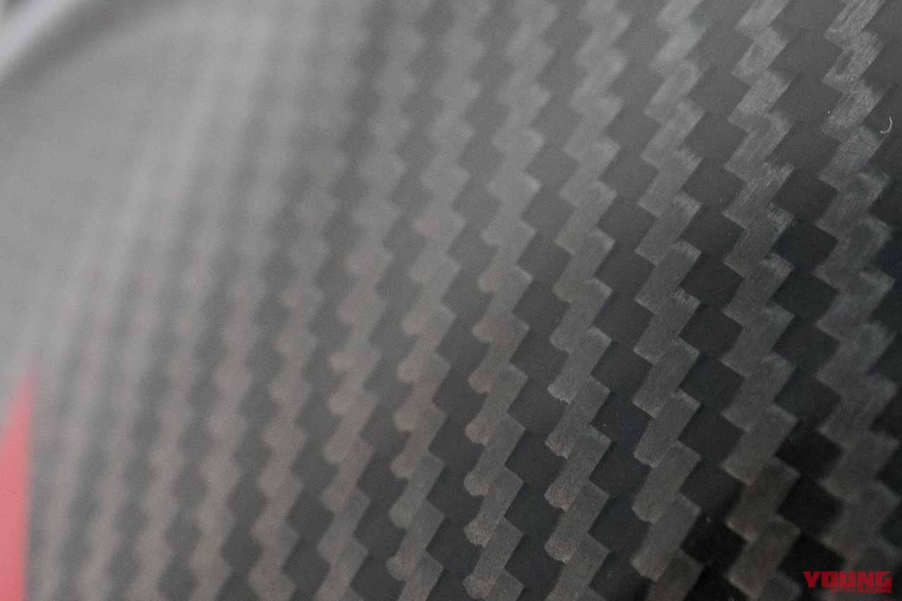 |ドライカーボン採用なのに実勢価格4万5000円のスポーツジェットヘルメットはトランスフォームする