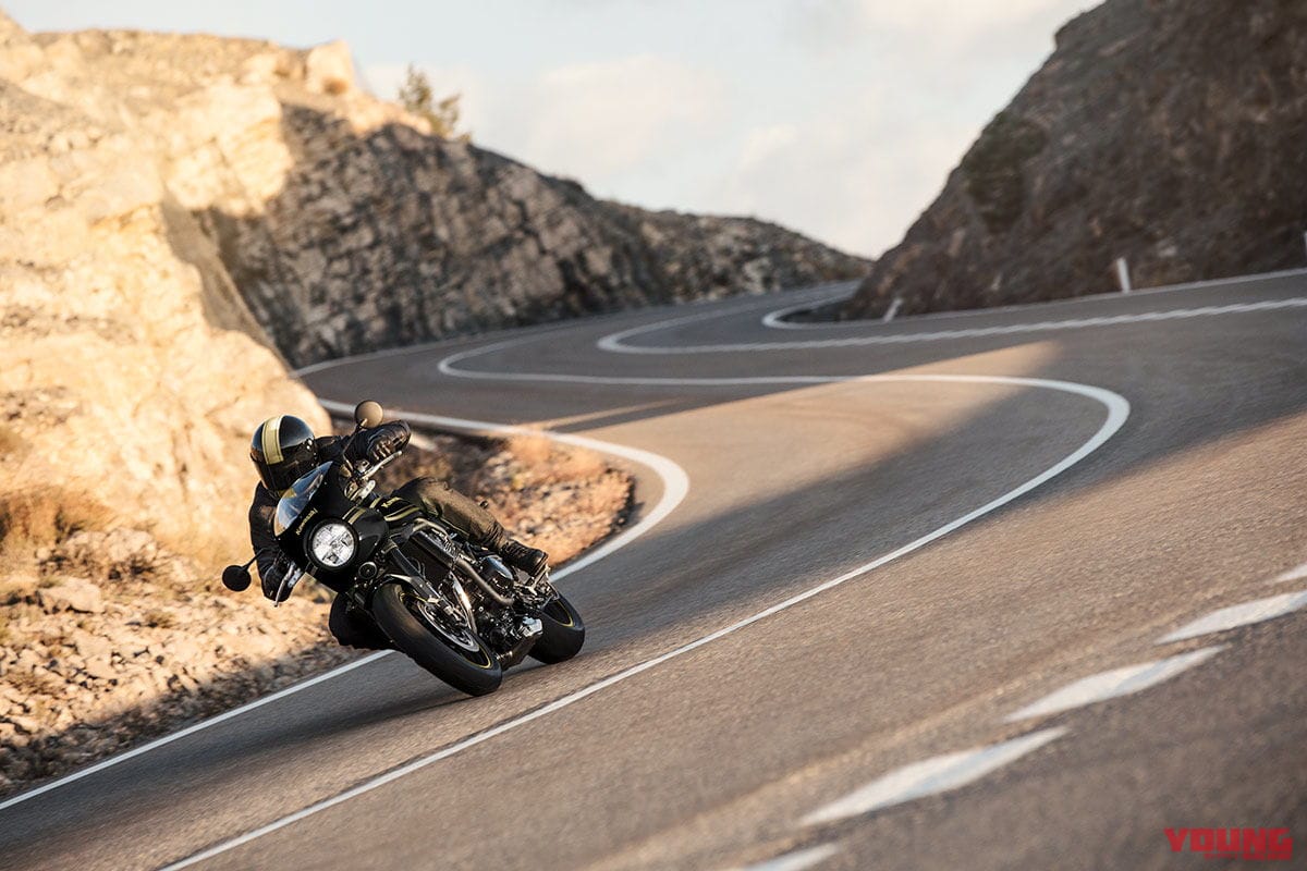 カワサキ「Z900RSカフェ」の2023年モデルも登場! 金のラインがクラシックスポーツの雰囲気を醸す【海外】