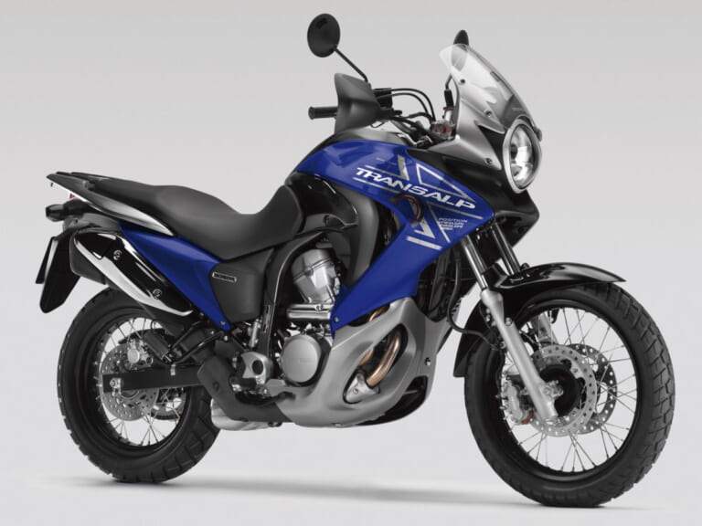 ホンダ|XL700Vトランザルプ|【Scoop!】ホンダ新型「トランザルプ」の実車を捉えた! ほぼ量産モデルのXL750で間違いなし