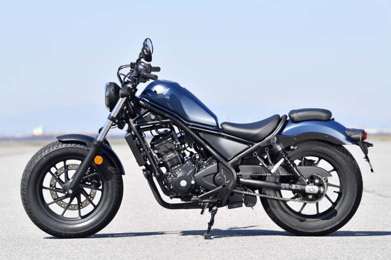 レブル250|右面|ホンダ レブル250/見た目で敬遠すると大損です! 何も考えず、乗るだけでキモチイイ〈YM的新車バイクざっくり解説〉