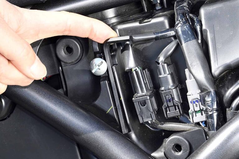 レブル250|車載工具||ホンダ レブル250/見た目で敬遠すると大損です! 何も考えず、乗るだけでキモチイイ〈YM的新車バイクざっくり解説〉