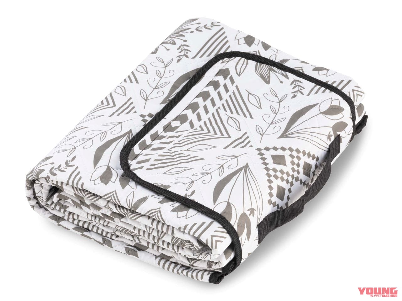 フィールドコア 撥水断熱アルミフィールドシート|2022 ワークマンの新作「キャンプ・ツーリング向け」ギア9選【速報】