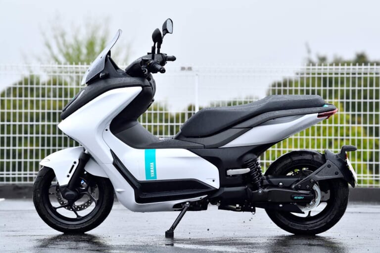 YAMAHA E01|ヤマハ、実証実験用の電動スクーター投入!! E01試乗インプレッション【異次元の上質な走行感にEVの未来を見た】