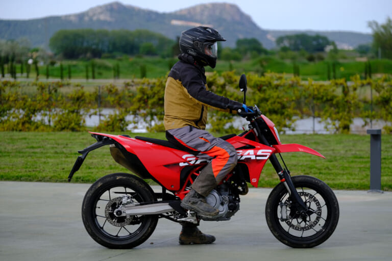 ガスガス SM700|新生ガスガス、初のストリートモデル登場! SM700 試乗インプレッション