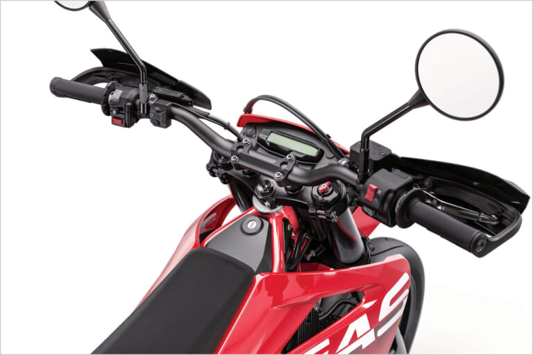 ガスガス SM700|フロントまわり|新生ガスガス、初のストリートモデル登場! SM700 試乗インプレッション