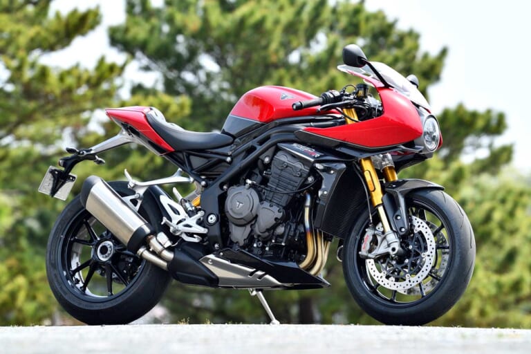 TRIUMPH SPEED TRIPLE 1200 RR|本気で速いカフェレーサーだ!【トライアンフ スピードトリプル1200RR】試乗ショートインプレッション