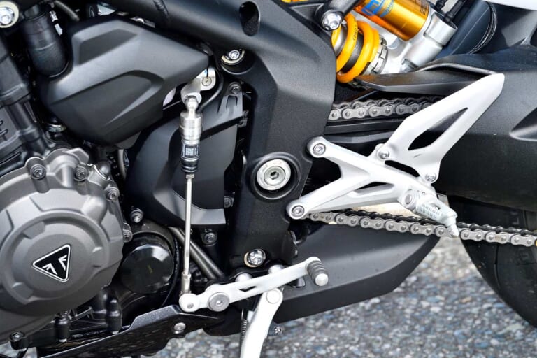 TRIUMPH SPEED TRIPLE 1200 RR|本気で速いカフェレーサーだ!【トライアンフ スピードトリプル1200RR】試乗ショートインプレッション