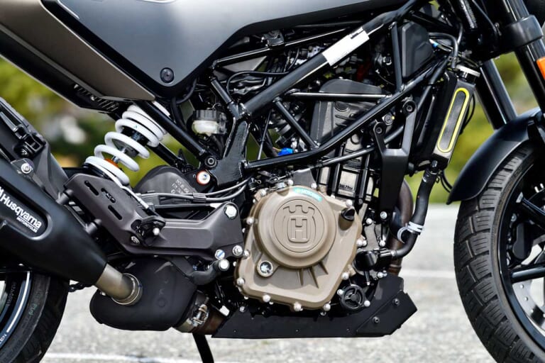 HUSQVARNA SVARTPILEN250|デュークベースのスクランブラー【ハスクバーナ スヴァルトピレン250】試乗ショートインプレッション