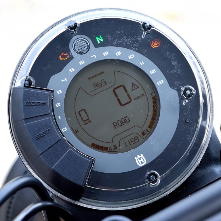 HUSQVARNA SVARTPILEN250|デュークベースのスクランブラー【ハスクバーナ スヴァルトピレン250】試乗ショートインプレッション