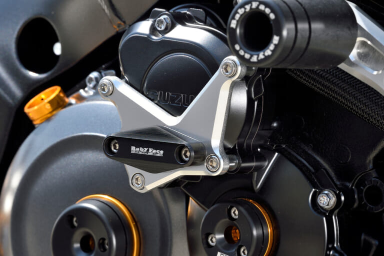 ベビーフェイス GSX-S1000GTカスタム|エンジンスライダー|ベビーフェイス GSX-S1000GTカスタム【電脳系ツーリングモデルの魅力を高めるパーツの数々】