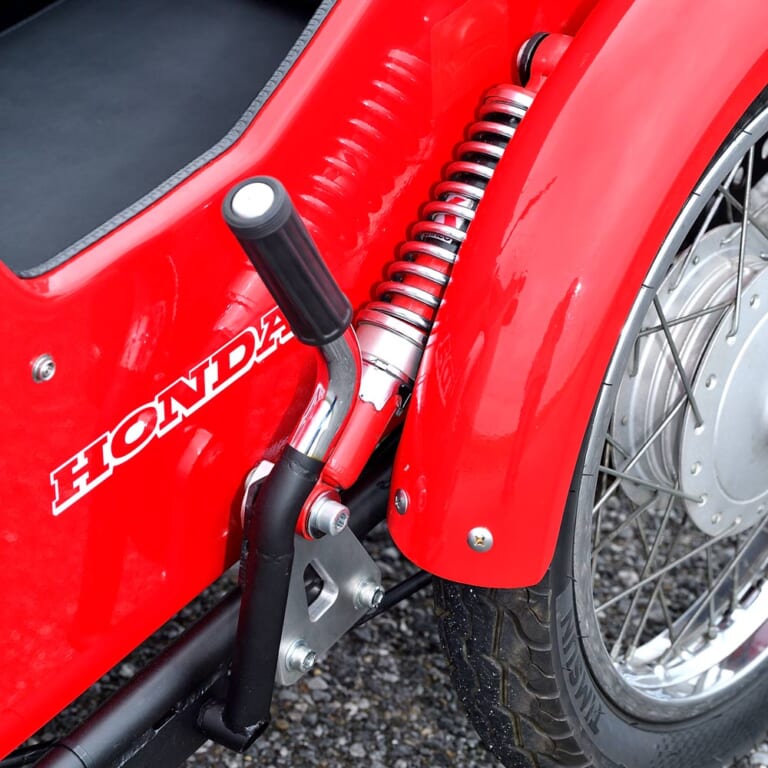 CT125ハンターカブ+ウエディ|「なにこれカワイイ!」「おもしろ!」高速道路走行も可! CT125ハンターカブ×サイドカーのディテールを解説してみた