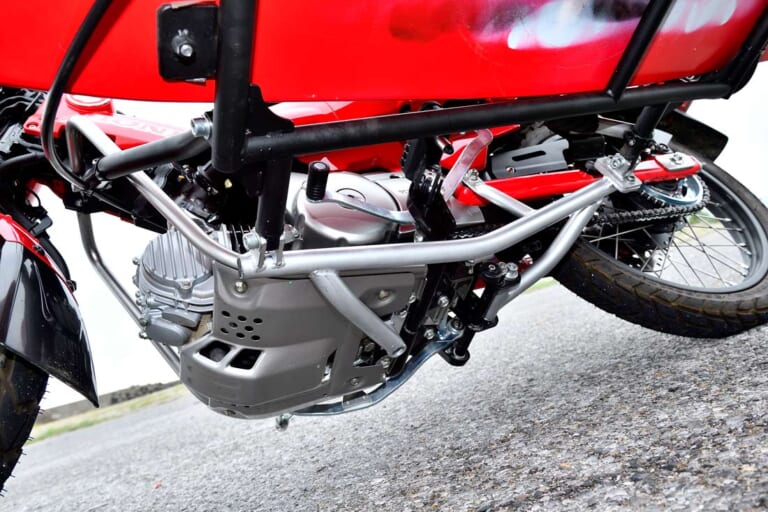 CT125ハンターカブ+ウエディ|「なにこれカワイイ!」「おもしろ!」高速道路走行も可! CT125ハンターカブ×サイドカーのディテールを解説してみた