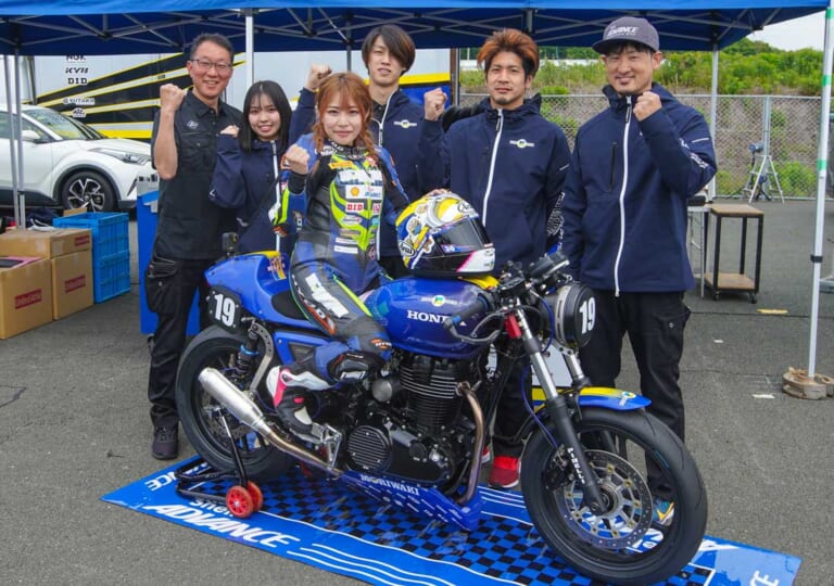 モリワキGBチーム|モリワキGB350鉄馬プロジェクトレポート#3【一般公募ライダーが見事チェッカー! 歓喜の表彰台に】〈注目! ホビーレース最新特報〉