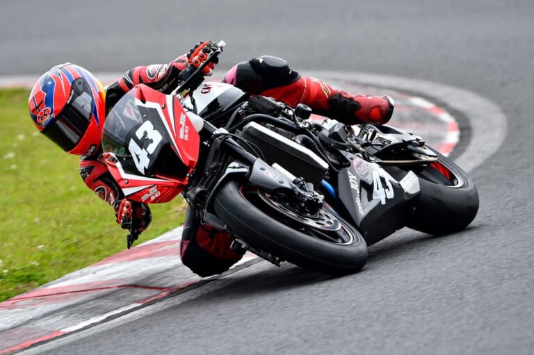 OVER Racing OV-43|鉄フレームのハヤブサ”鐵隼”と振り返る、テイストオブツクバ ハーキュリーズ参戦マシン