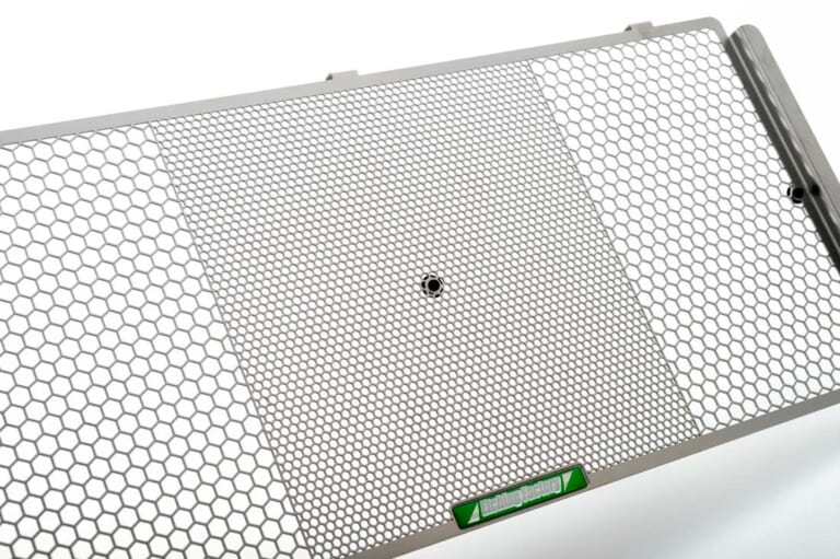 エッチングファクトリー Z650RS('22~)用ラジエーターガード|蘇ったザッパーの心臓部を確実ガード!【エッチングファクトリー Z650RS(’22~)用ラジエーターガード】