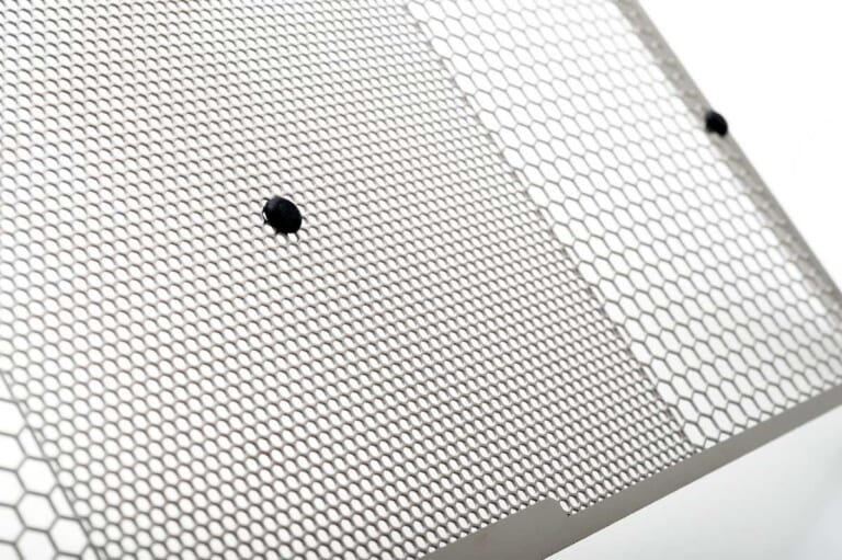 エッチングファクトリー Z650RS('22~)用ラジエーターガード|蘇ったザッパーの心臓部を確実ガード!【エッチングファクトリー Z650RS(’22~)用ラジエーターガード】