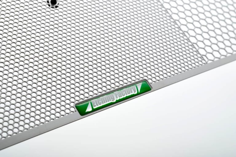 エッチングファクトリー Z650RS('22~)用ラジエーターガード|蘇ったザッパーの心臓部を確実ガード!【エッチングファクトリー Z650RS(’22~)用ラジエーターガード】