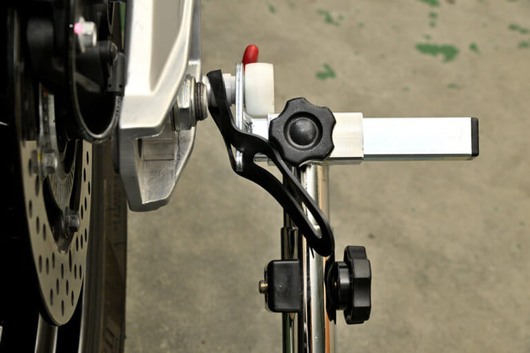 お助けラバー|誰でも軽々カンタンに愛車をリフトアップ!【ジェイトリップ はじめてスタンド】