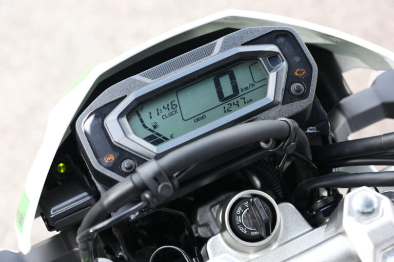 カワサキ KLX230S|メーター|カワサキ KLX230S 試乗インプレッション【唯一の難点解消。ダートが身近に】