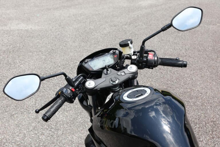 スズキ SV650X|ハンドルまわり|スズキ SV650X 試乗インプレッション【規制対応後もSVらしさは健在】