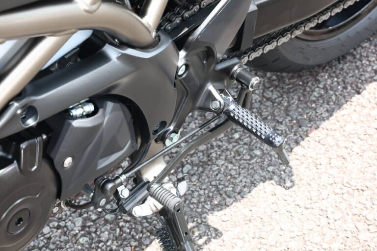 スズキ SV650X|ステップまわり|スズキ SV650X 試乗インプレッション【規制対応後もSVらしさは健在】