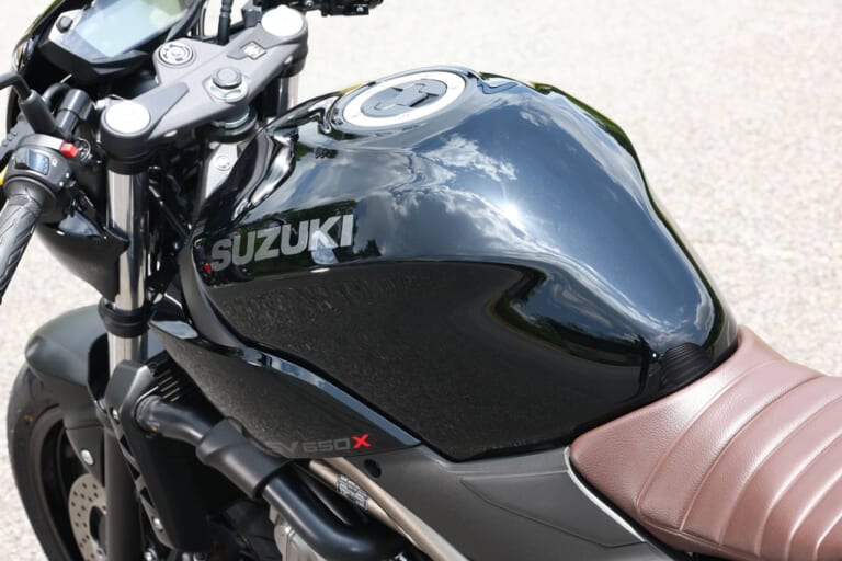 スズキ SV650X|燃料タンク|スズキ SV650X 試乗インプレッション【規制対応後もSVらしさは健在】