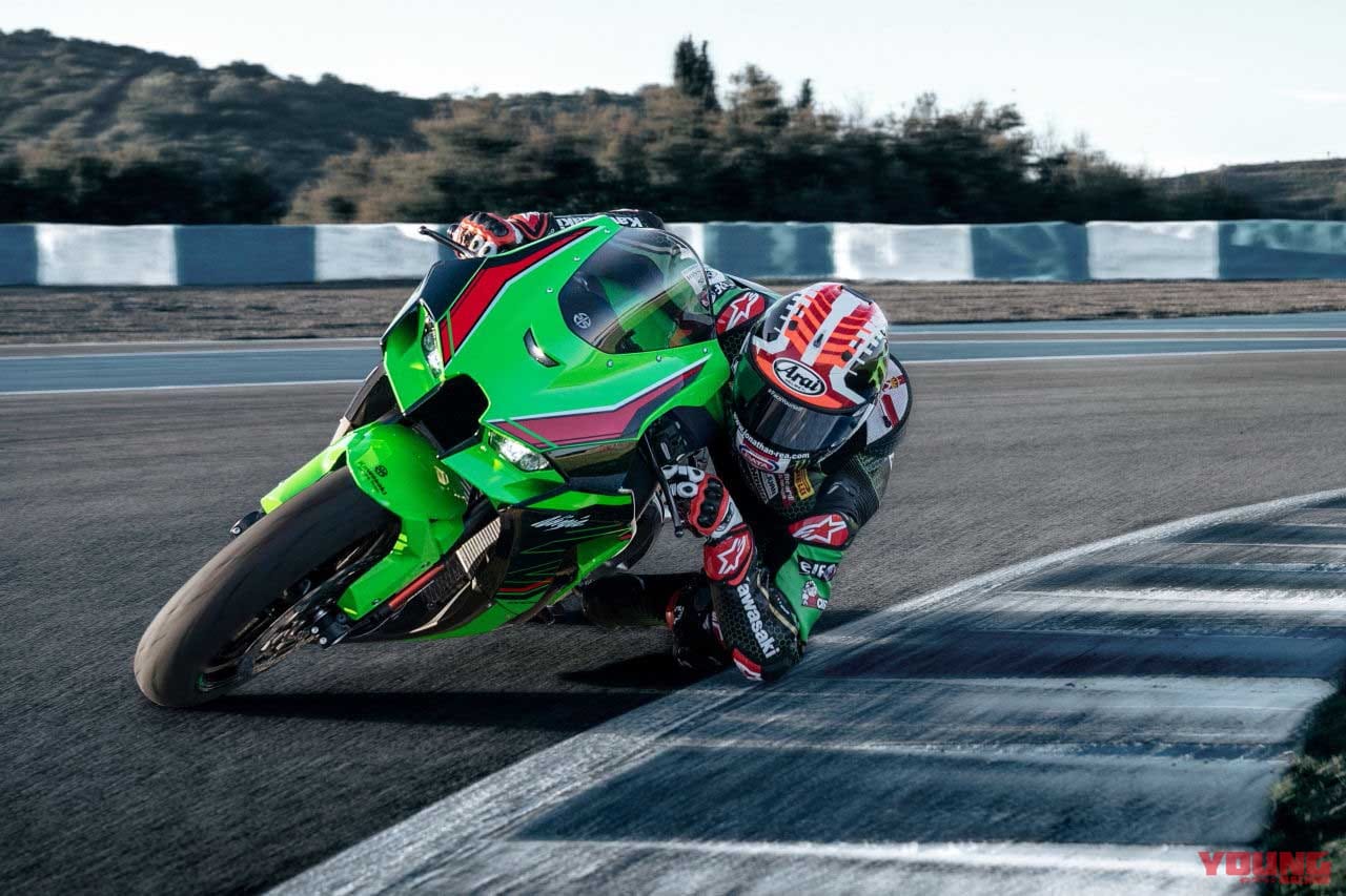 |新型「ニンジャZX-10RR」は可変ファンネルを搭載していた! 高回転域で吸気管長を短くするレーシングパーツ