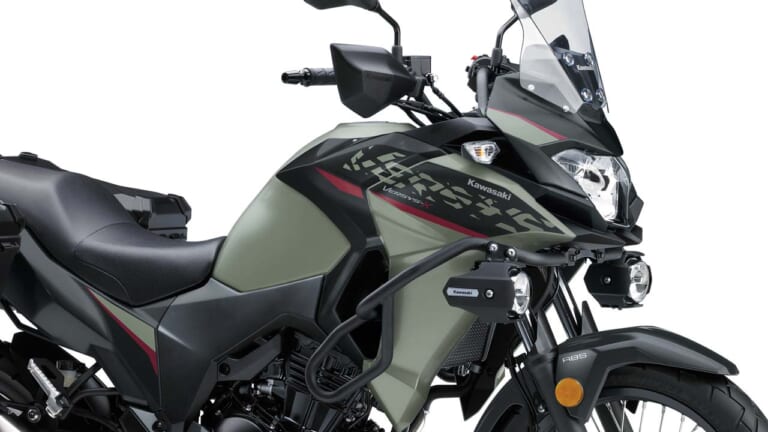 ’23年モデルで終了……ッ! カワサキ「ヴェルシスX250ツアラー」の新色が10月15日に発売