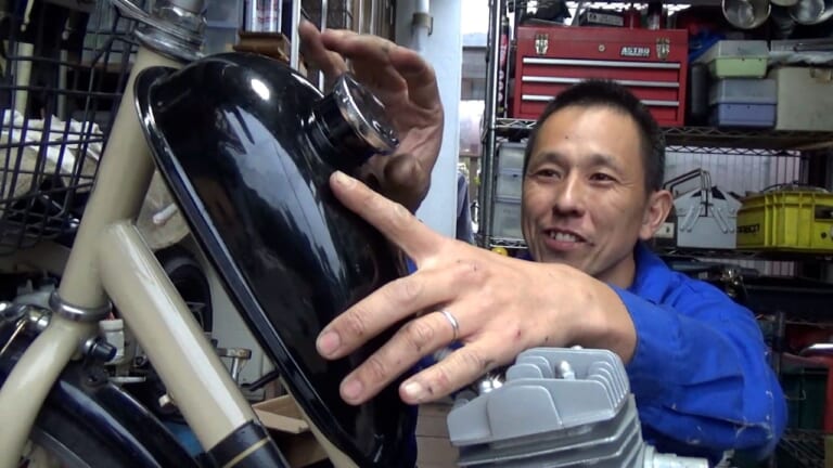 自作モペット製作記 #6|ガソリンタンク|【異形】中国製エンジンをママチャリに搭載! 果たしてどうなる? 苦難のすえ位置決め&溶接完了〈自作モペット製作記 #6〉