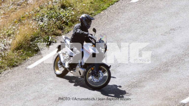 【ラストスクープ】ホンダ新型「トランザルプ」の実車を捉えた！ ほぼ量産モデルのXL750で間違いなし（21ページ目）