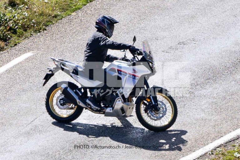 ホンダ|XL750 トランザルプホンダ|XL750 トランザルプ|【Scoop!】ホンダ新型「トランザルプ」の実車を捉えた! ほぼ量産モデルのXL750で間違いなし