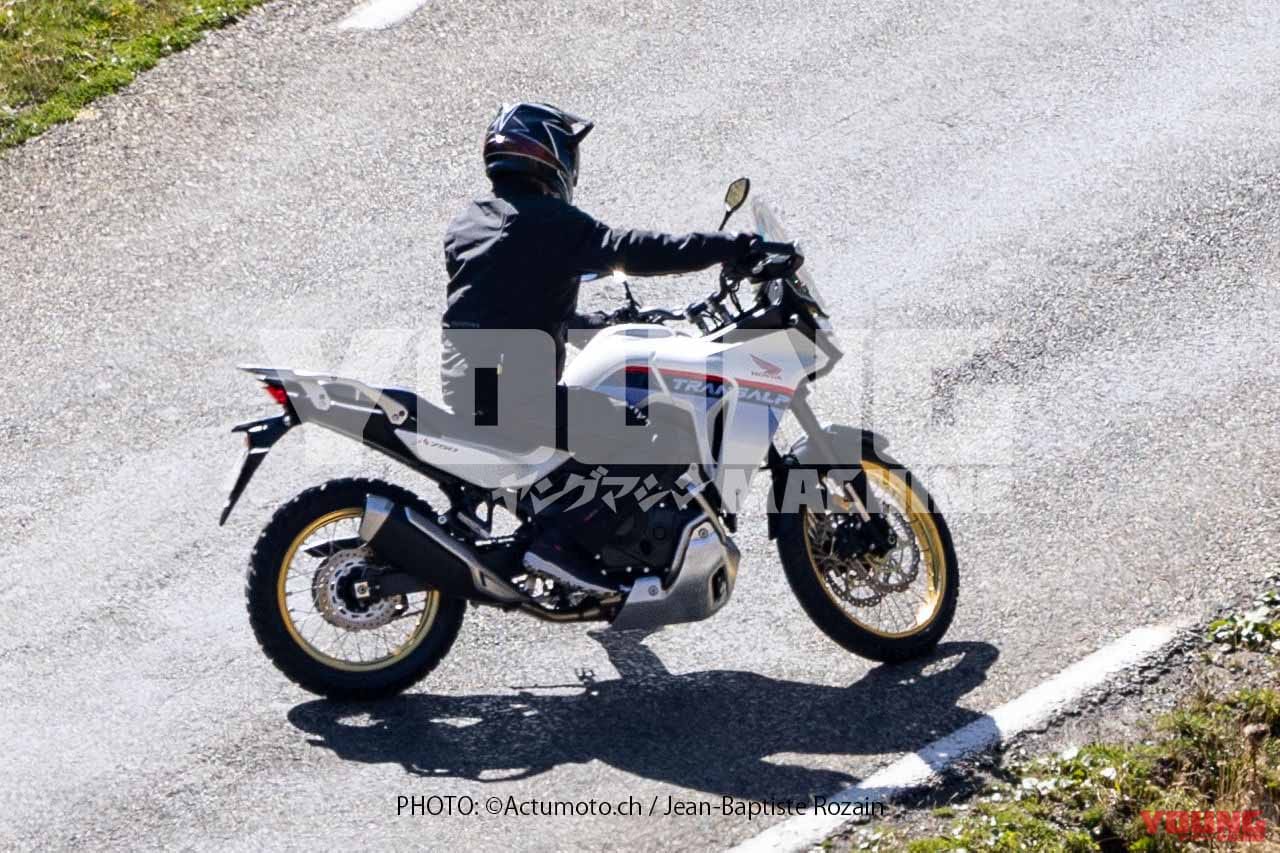 ホンダ|XL750 トランザルプ|【Scoop!】ホンダ新型「トランザルプ」の実車を捉えた! ほぼ量産モデルのXL750で間違いなし