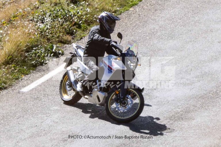 ホンダ|XL750 トランザルプ|【Scoop!】ホンダ新型「トランザルプ」の実車を捉えた! ほぼ量産モデルのXL750で間違いなし