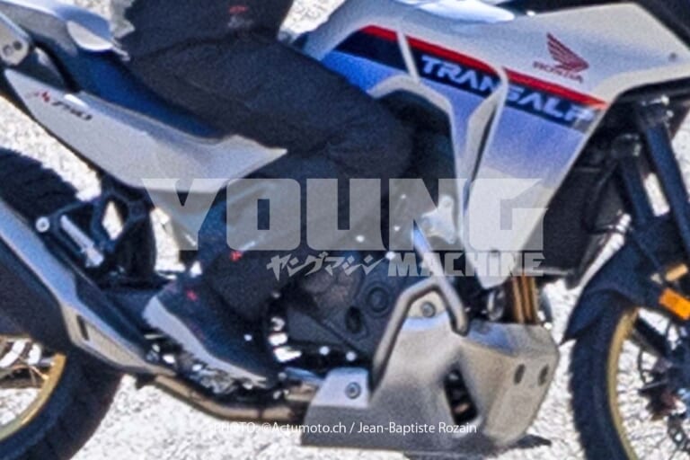 ホンダ|XL750 トランザルプホンダ|XL750 トランザルプ|【Scoop!】ホンダ新型「トランザルプ」の実車を捉えた! ほぼ量産モデルのXL750で間違いなし