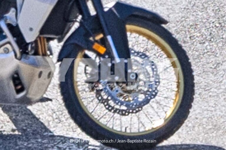 ホンダ|XL750 トランザルプホンダ|XL750 トランザルプ|【Scoop!】ホンダ新型「トランザルプ」の実車を捉えた! ほぼ量産モデルのXL750で間違いなし