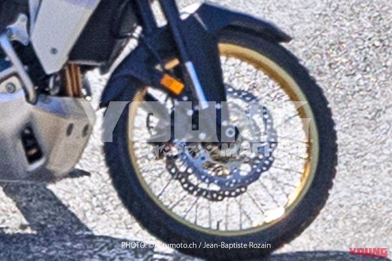 ホンダ|XL750 トランザルプホンダ|XL750 トランザルプ|【Scoop!】ホンダ新型「トランザルプ」の実車を捉えた! ほぼ量産モデルのXL750で間違いなし