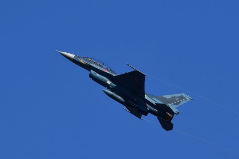 航空自衛隊松島基地|F-2B 戦闘機|カワサキのMotoGPマシン! 日本GPを目前にホンダコレクションホールの展示に追加