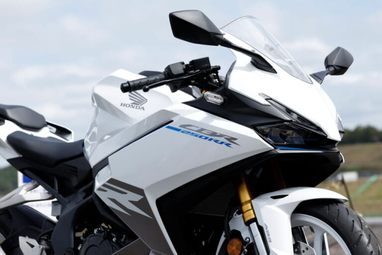 ホンダ|CBR250RR|2023年モデル|ホンダ新型「CBR250RR」が“もてぎ”に出現!! 日本仕様はトラコン装備が確定か