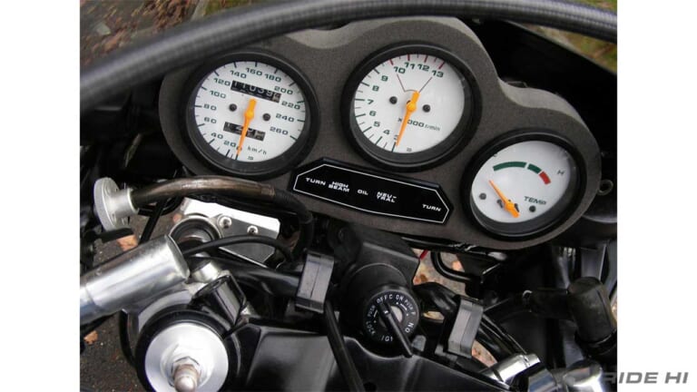 3,000rpm以下の表示がなかった’80年代スズキSSマシン【このバイクに注目】